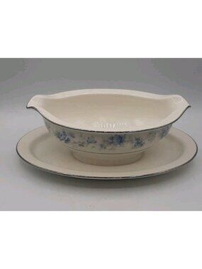 Noritake 7235 Slendor Gravy Boat with Attached Underplate Ivory China Japan